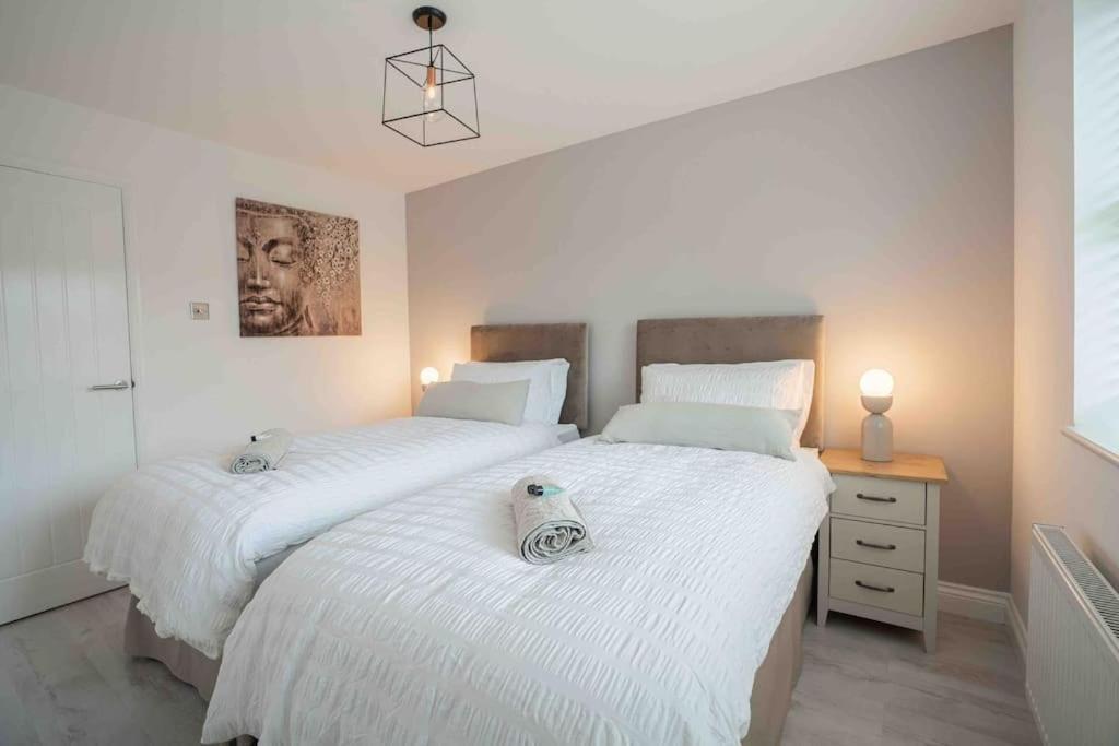 Stunning Abode 5 Min From Nec & Bhx, Pets Allowed Marston Green Esterno foto