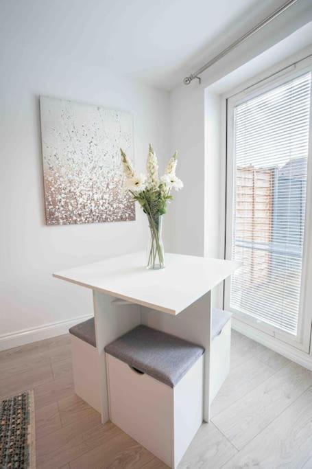 Stunning Abode 5 Min From Nec & Bhx, Pets Allowed Marston Green Esterno foto